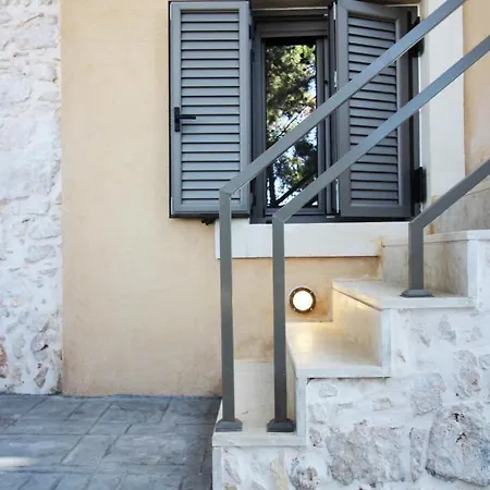 Villa Pefka, By Hellocrete Rethymno (Crete)